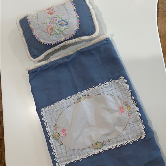 Vintage baby pillow and blanket set - Picture 5 of 9
